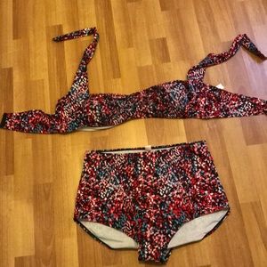 Vibrant new two piece swimsuit, size 2X.